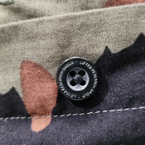 Like new LRG short sleeve button up camouflage shirt - Picture 3 of 5